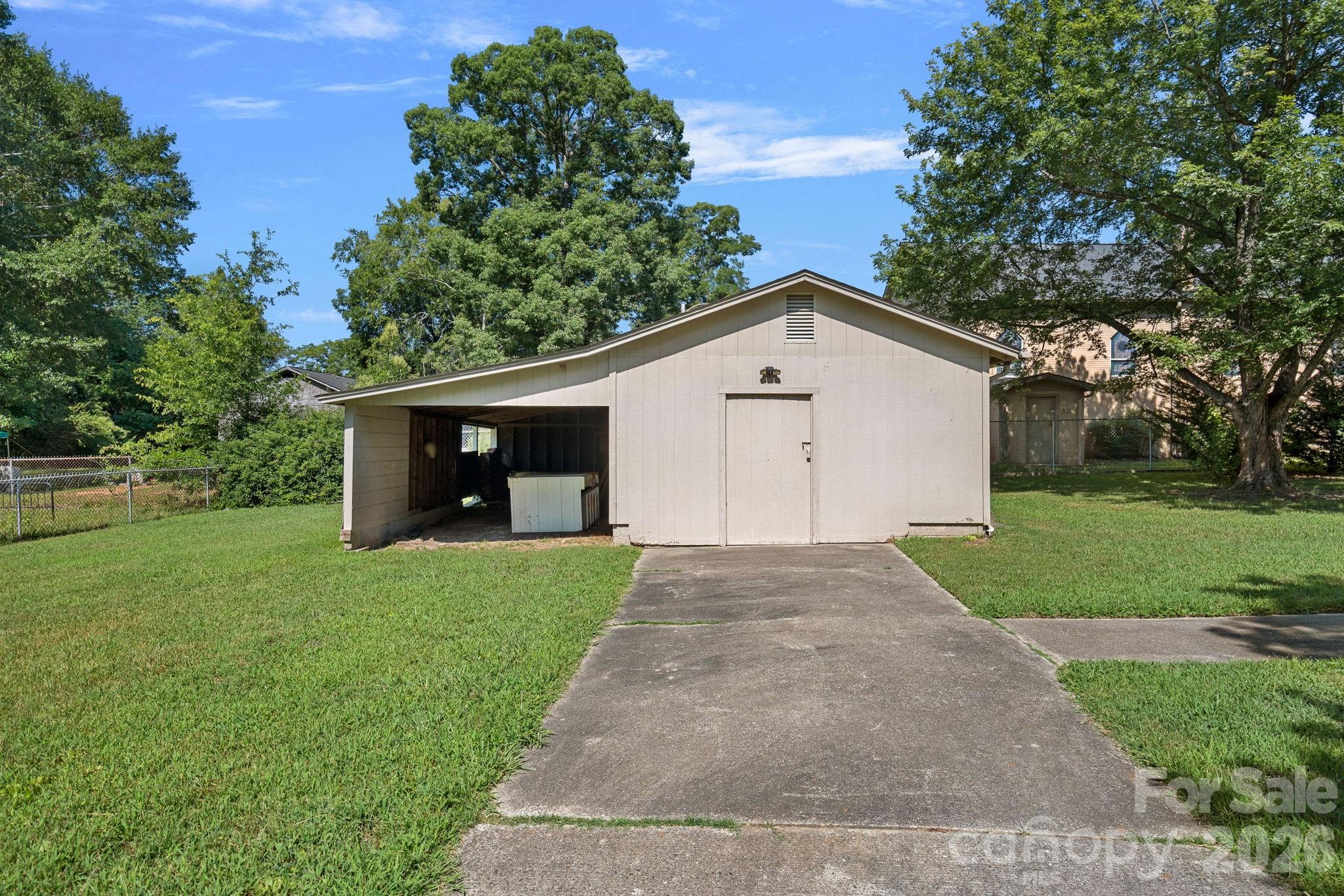 601 West Main Street Dallas, NC 28034 - Photo 17 of 22