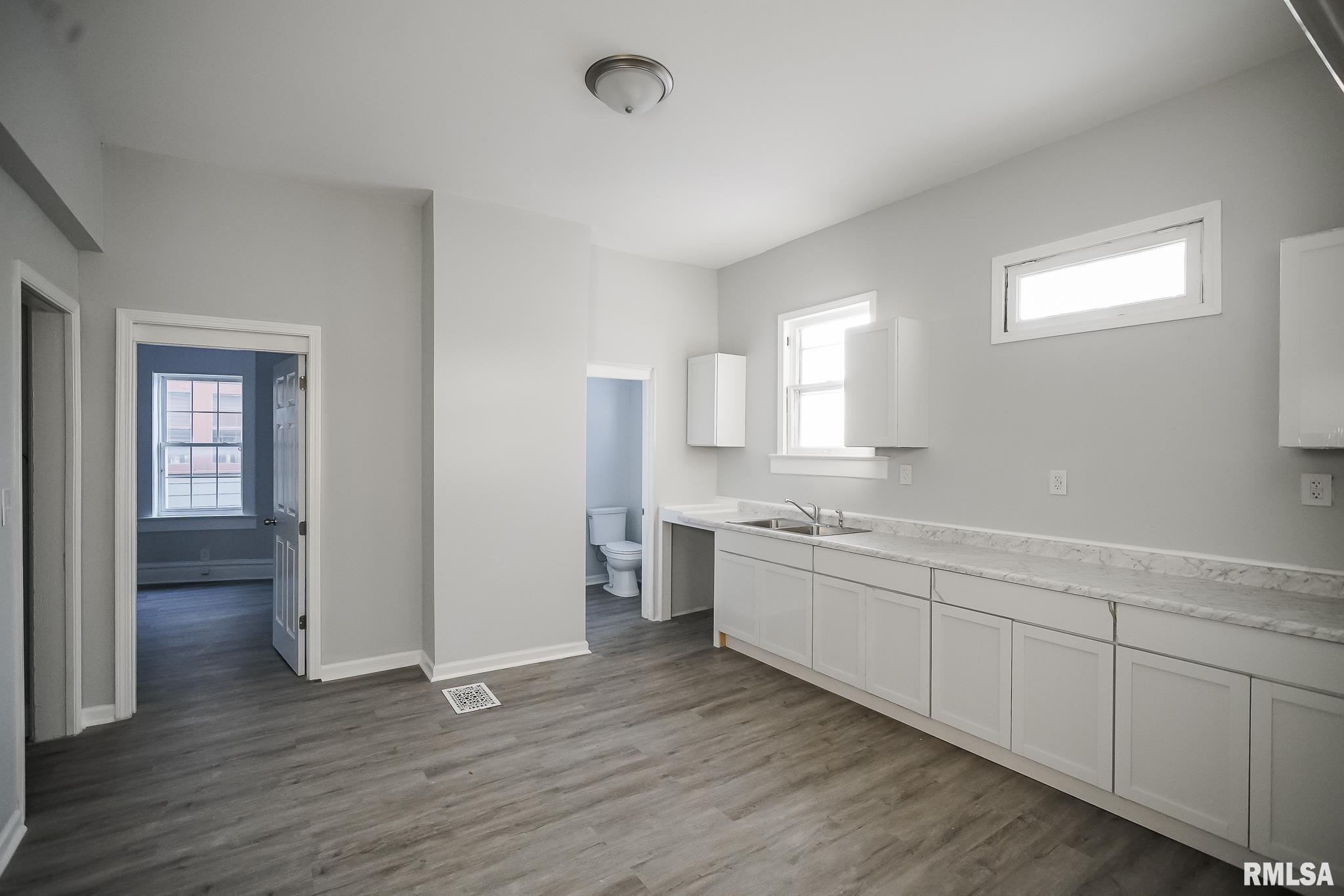 1107 North Sheridan Road Peoria, IL 61606 - Photo 11 of 76 Gallery Image 11