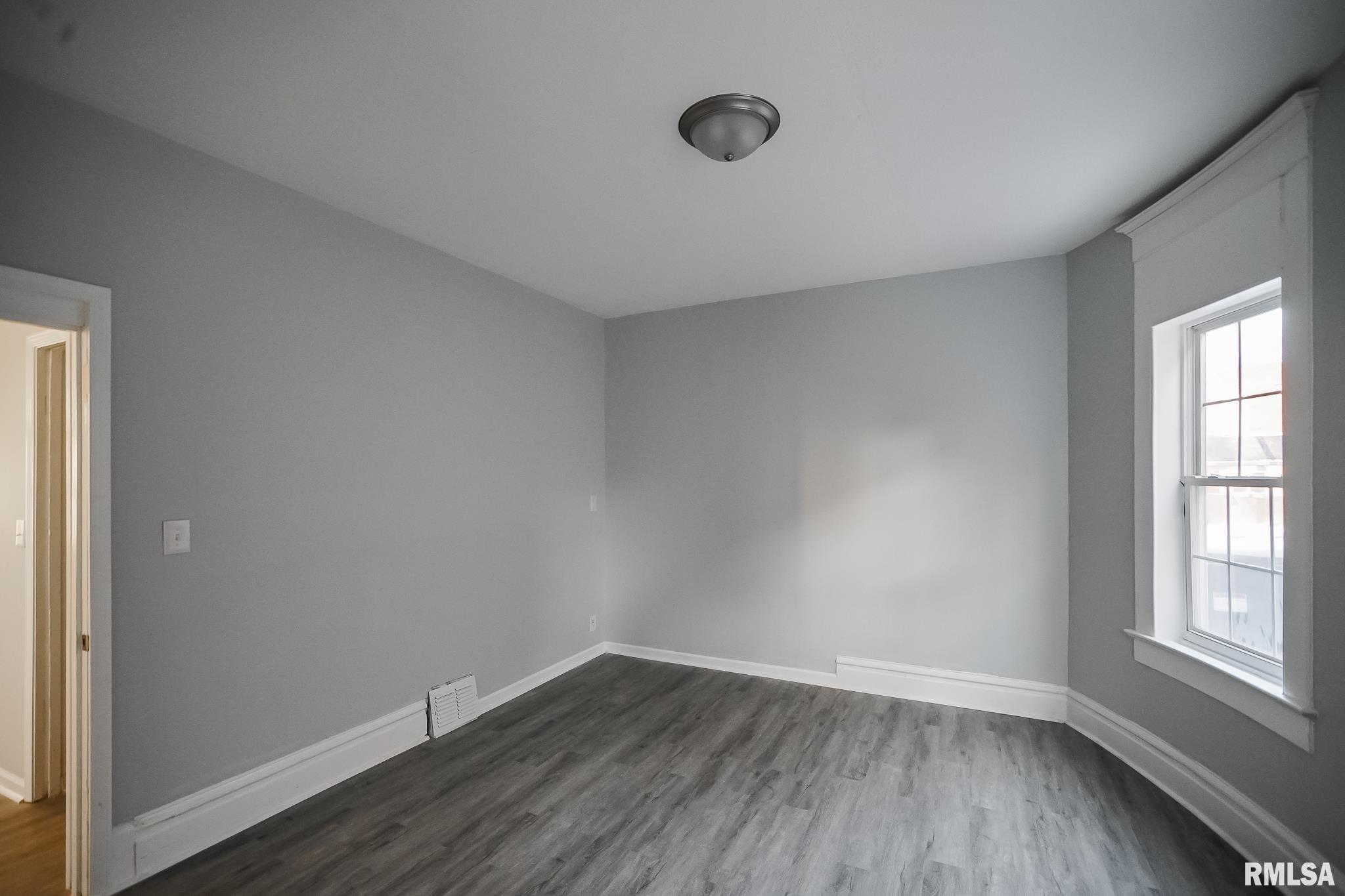 1107 North Sheridan Road Peoria, IL 61606 - Photo 20 of 76 Gallery Image 20