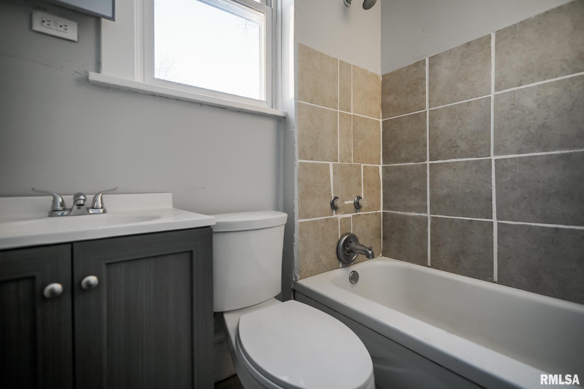 1107 North Sheridan Road Peoria, IL 61606 - Photo 45 of 76 Gallery Image 45