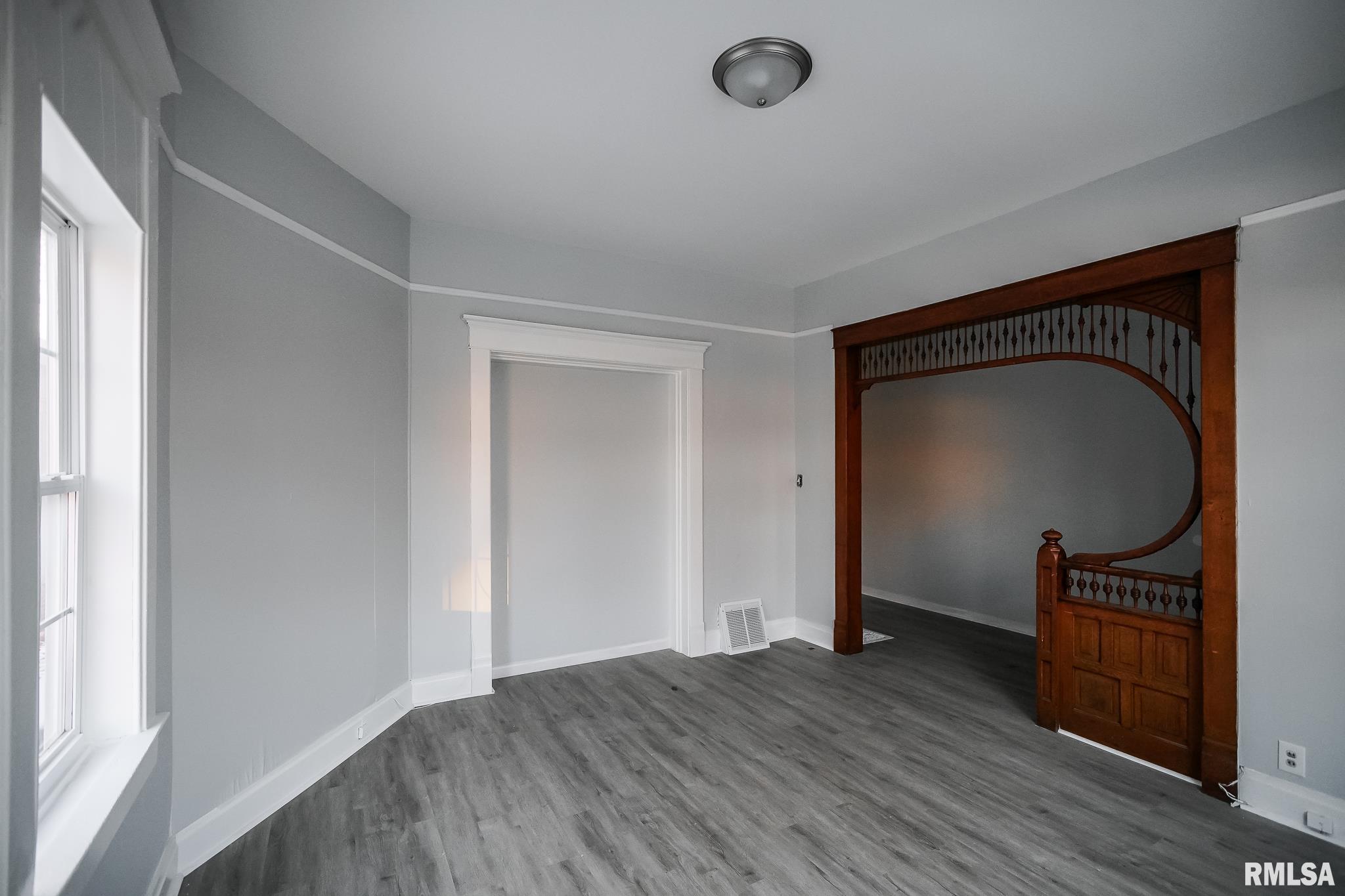 1107 North Sheridan Road Peoria, IL 61606 - Photo 7 of 76 Gallery Image 7