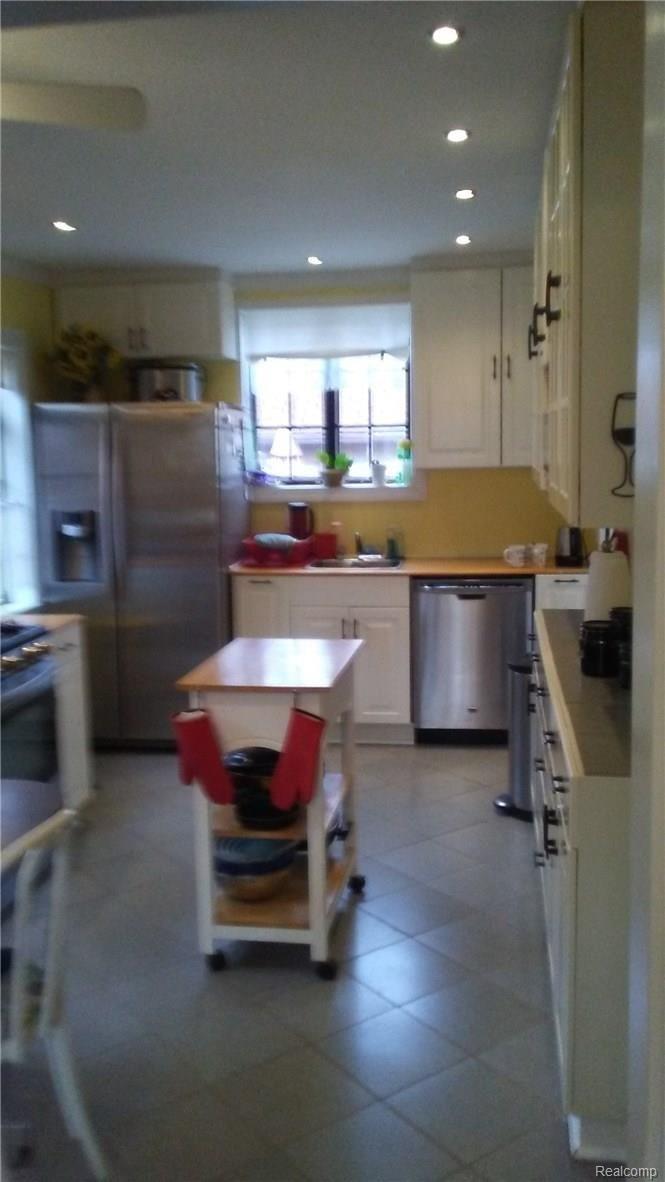 15042 Stahelin Road Detroit, MI 48223 - Photo 11 of 40 20170223_170007.jpg
