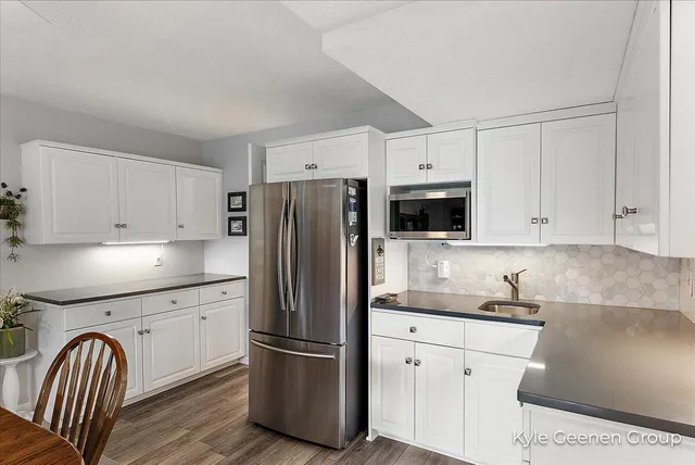 $995,000 | 46 Counts Cove Court, Holland, MI 49424