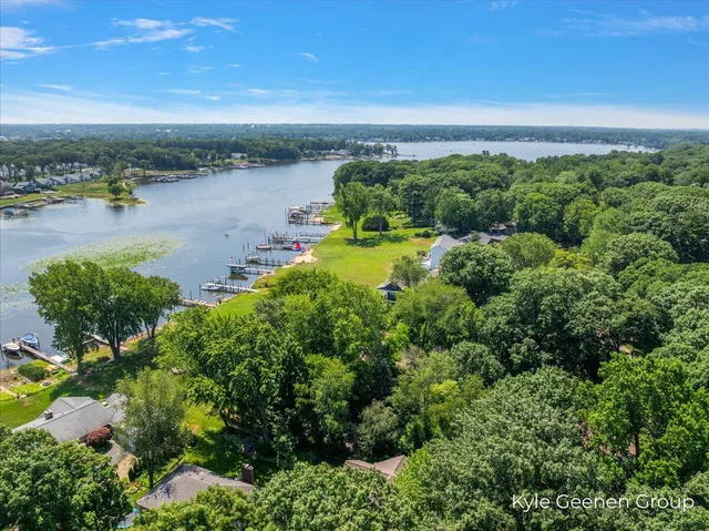 $995,000 | 46 Counts Cove Court, Holland, MI 49424