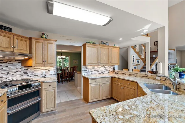 $995,000 | 46 Counts Cove Court, Holland, MI 49424