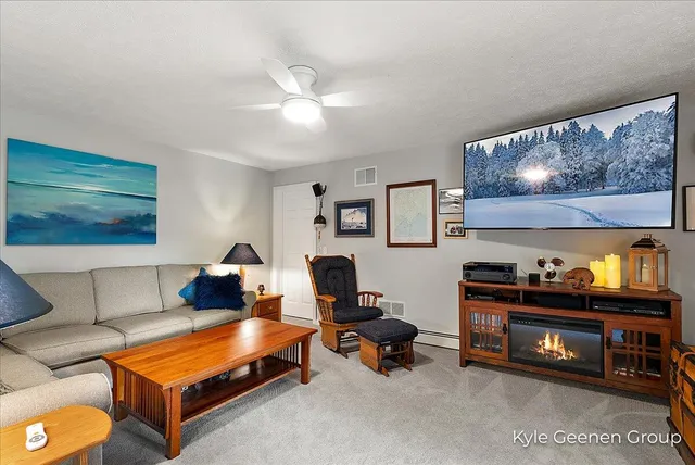 $995,000 | 46 Counts Cove Court, Holland, MI 49424