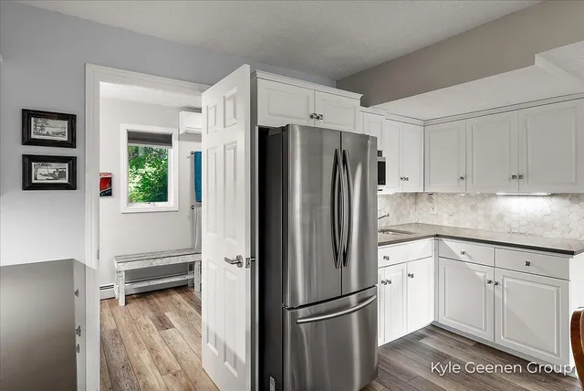 $995,000 | 46 Counts Cove Court, Holland, MI 49424