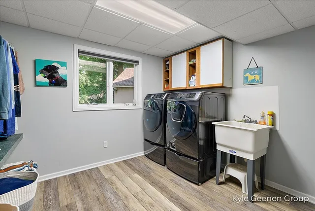 $995,000 | 46 Counts Cove Court, Holland, MI 49424