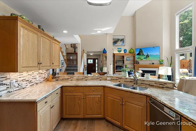 $995,000 | 46 Counts Cove Court, Holland, MI 49424