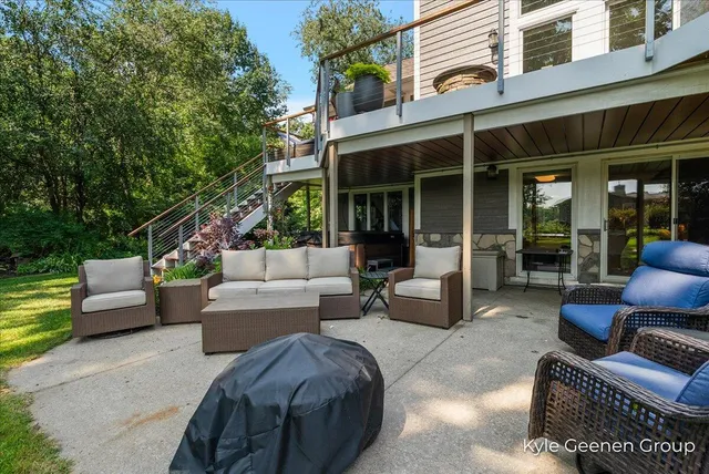 $995,000 | 46 Counts Cove Court, Holland, MI 49424