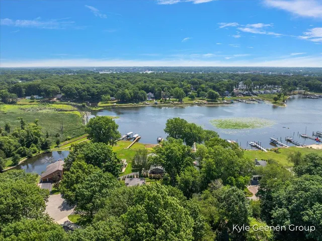 $995,000 | 46 Counts Cove Court, Holland, MI 49424