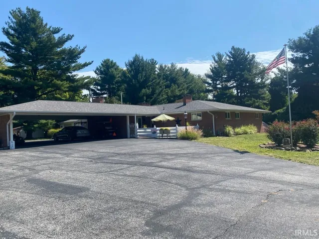 $394,900 | 2704 Rose Drive, Vincennes, IN 47591