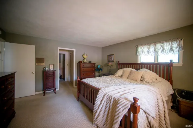 $394,900 | 2704 Rose Drive, Vincennes, IN 47591