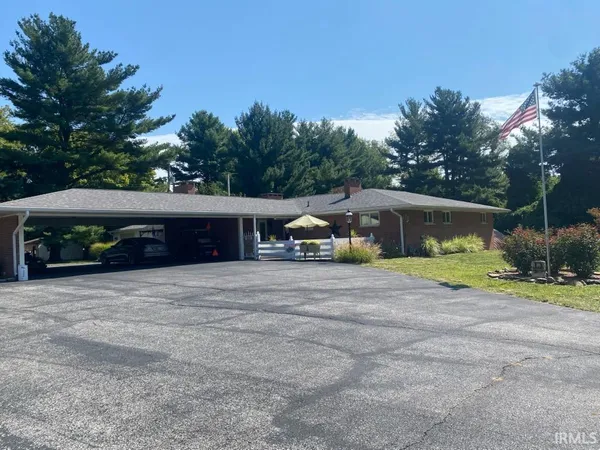 $385,000 | 2704 Rose Drive, Vincennes, IN 47591