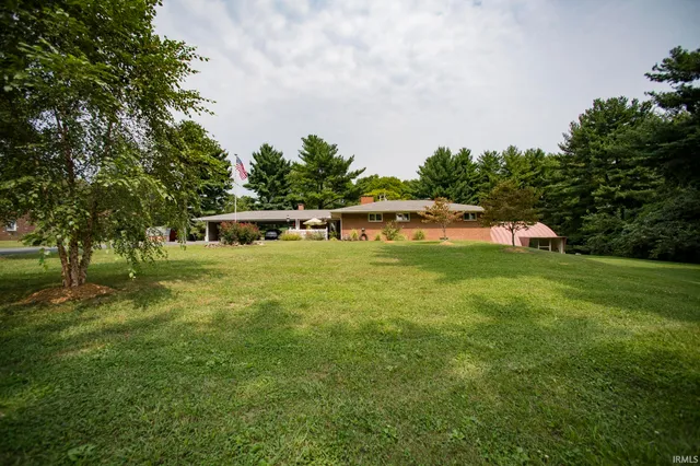 $394,900 | 2704 Rose Drive, Vincennes, IN 47591