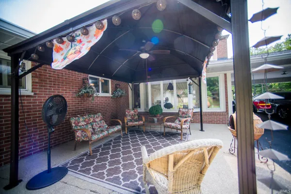 $385,000 | 2704 Rose Drive, Vincennes, IN 47591