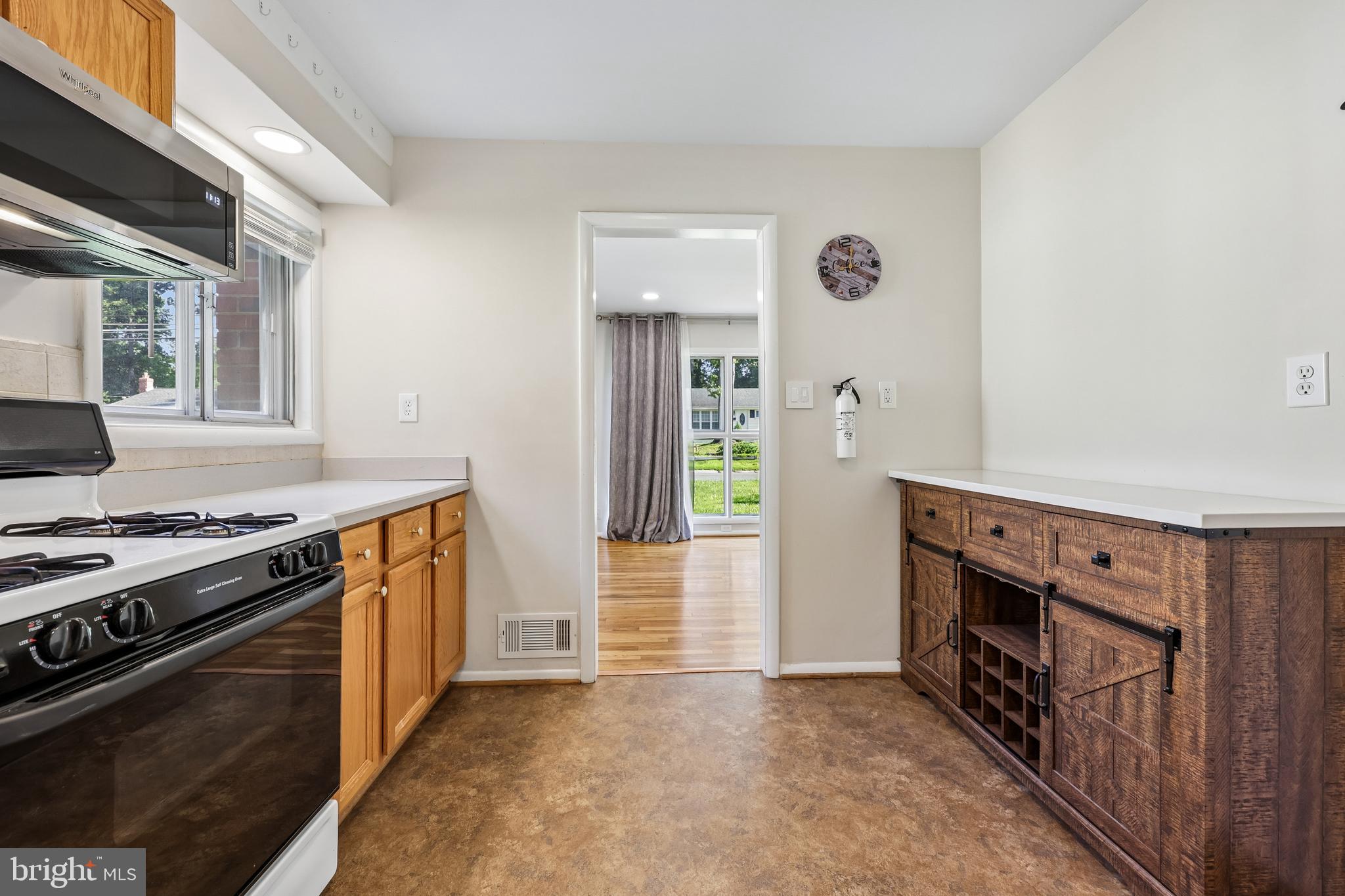 113 Hutton Street Gaithersburg, MD 20877 - Photo 11 of 46 Kitchen