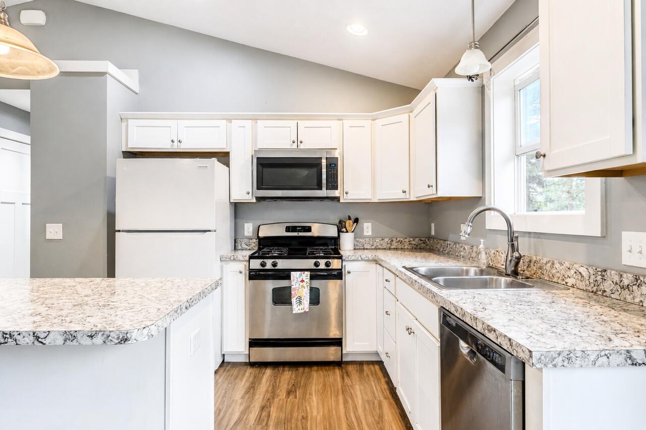 415 Pine Ridge Drive Belding, MI 48809 - Photo 11 of 28 40DDAEFE-A324-4981-80E5-A61C53B19680