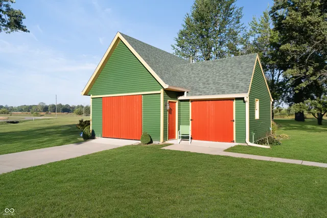 $340,000 | 14290 West Co Road 500 North, Yorktown, IN 47396