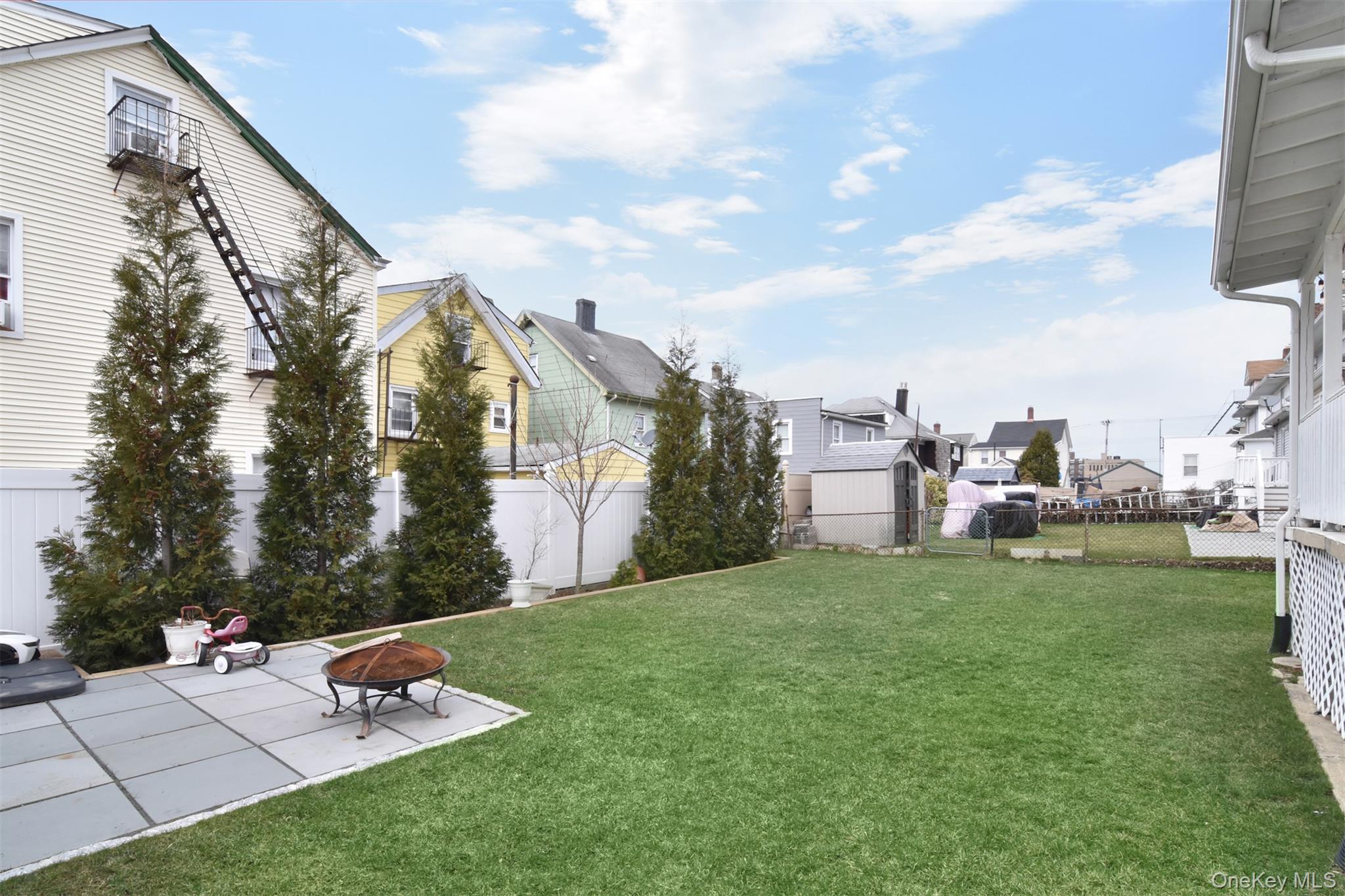 16 Badeau Place New Rochelle, NY 10801 - Photo 20 of 27 a view of a garden