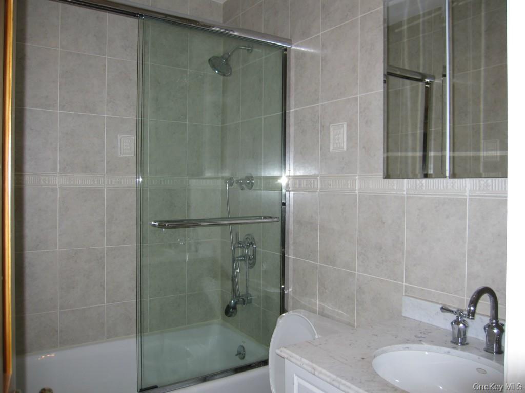 62 Soundview Street New Rochelle, NY 10805 - Photo 11 of 16