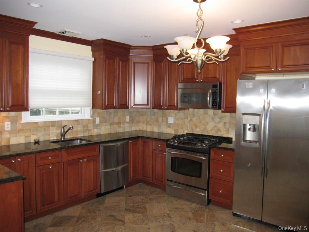 62 Soundview Street New Rochelle, NY 10805 - Photo 7 of 16 Kitchen