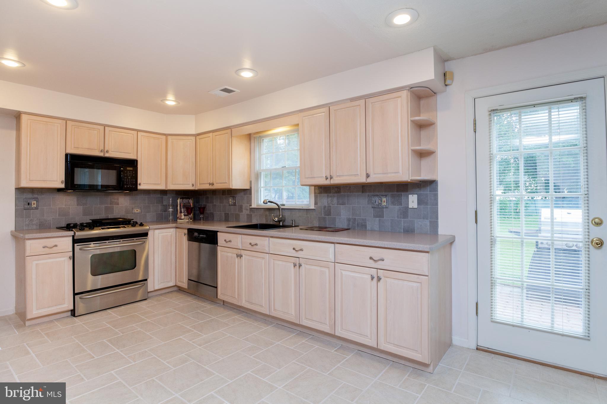 5890 Hudson Road Bensalem, PA 19020 - Photo 11 of 49 Kitchen