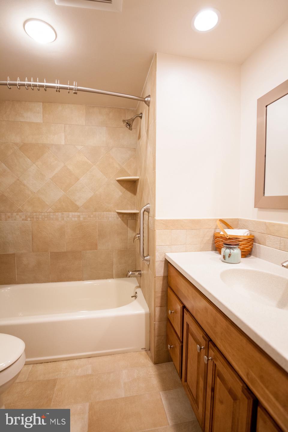 5890 Hudson Road Bensalem, PA 19020 - Photo 40 of 49 Hall Bath