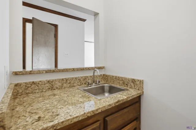 $145,000 | 951 Ridgepoint Court, Unit 3A, Baton Rouge, LA 70810