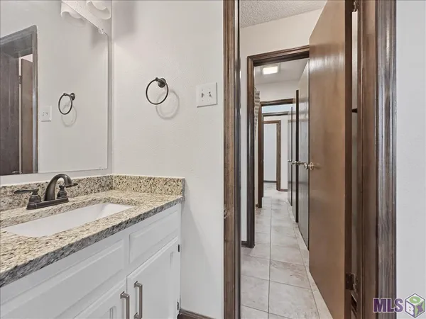 $145,000 | 951 Ridgepoint Court, Unit 3A, Baton Rouge, LA 70810