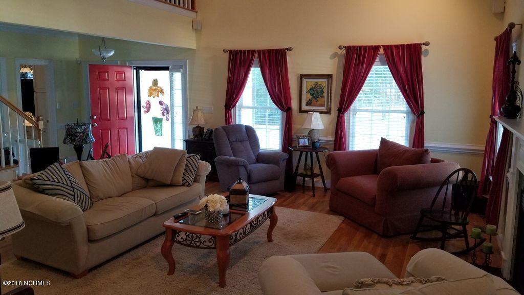 4561 Edgewater Road Elm City, NC 27822 - Photo 12 of 24 Living Room