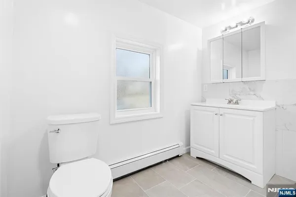 $2,600 | 140 Park Avenue, Unit 2, Park Ridge, NJ 07656
