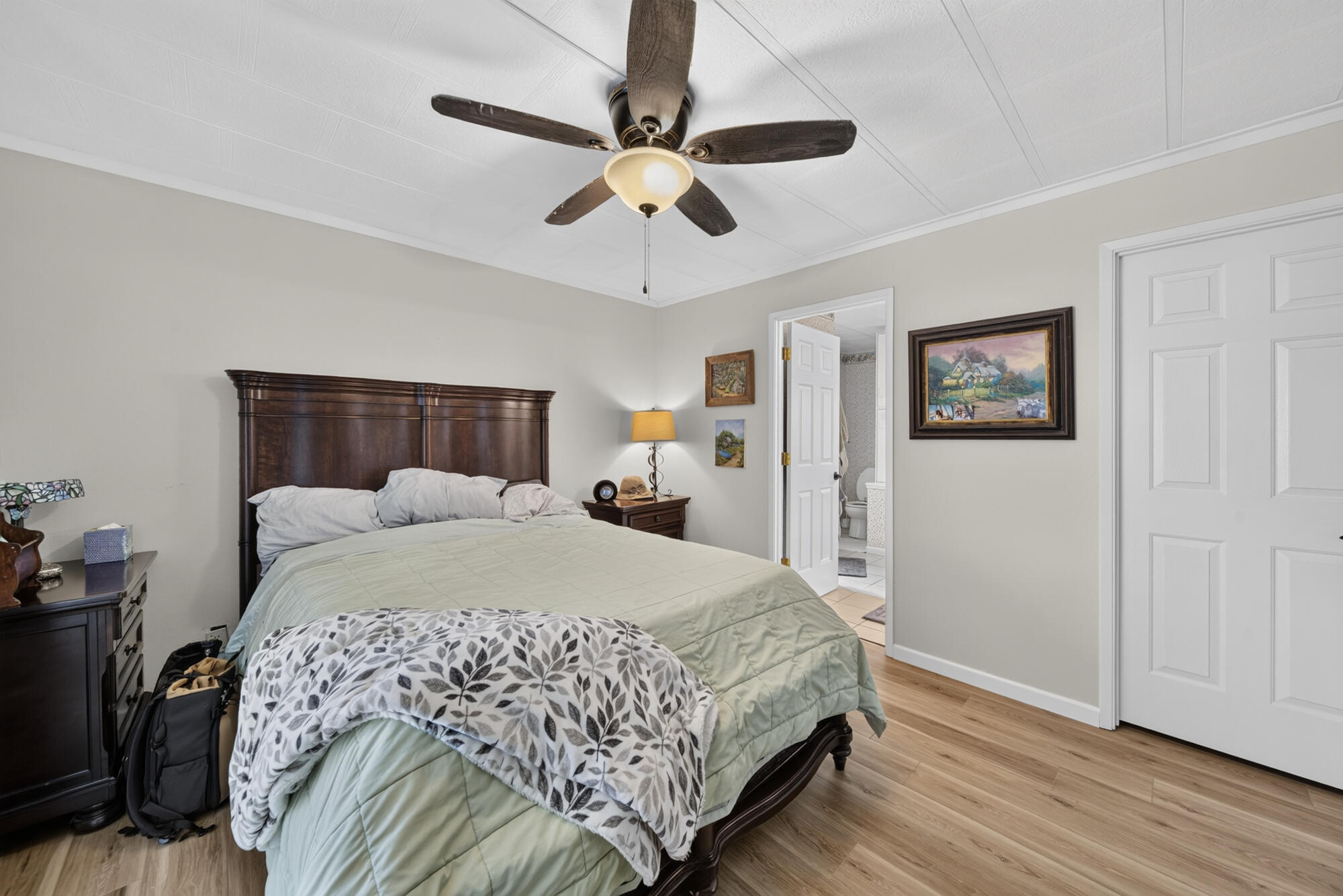 1077 Eagle Nest Road Redding, CA 96003 - Photo 13 of 34 1077 Eagle Nest Rd-24
