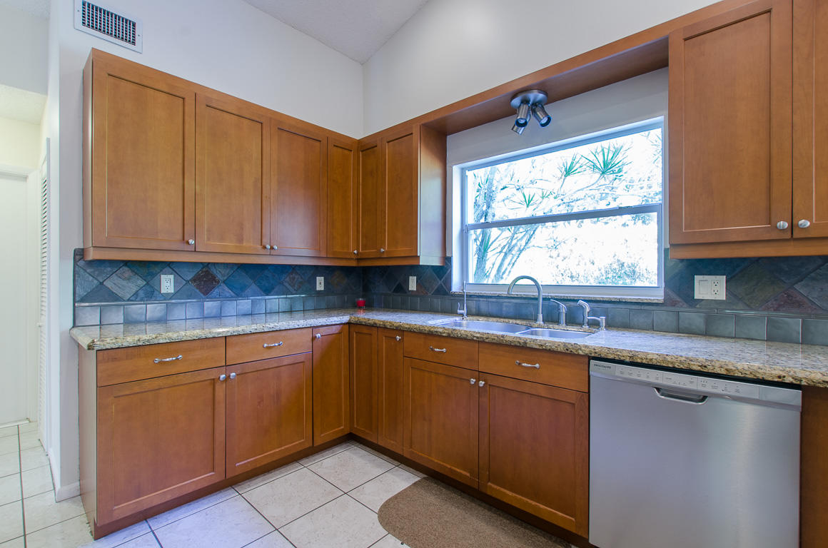 2402 Northwest 30th Street Boca Raton, FL 33431 - Photo 14 of 63 2402 NW 30 Street 72p-39 (1)