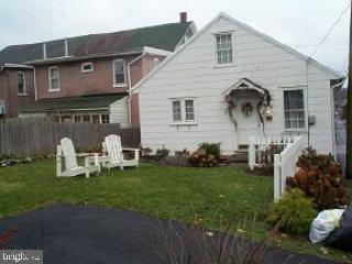 19 East Center Street Lititz, PA 17543 - Photo 1 of 5