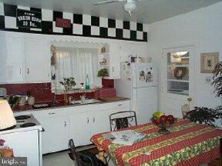 19 East Center Street Lititz, PA 17543 - Photo 3 of 5