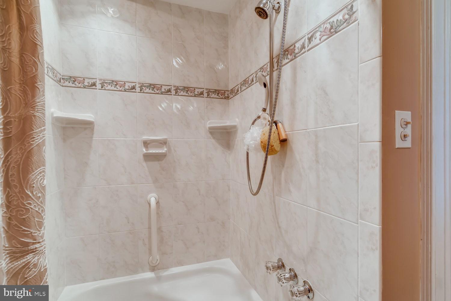 4904 Woodside Road Baltimore, MD 21229 - Photo 19 of 36