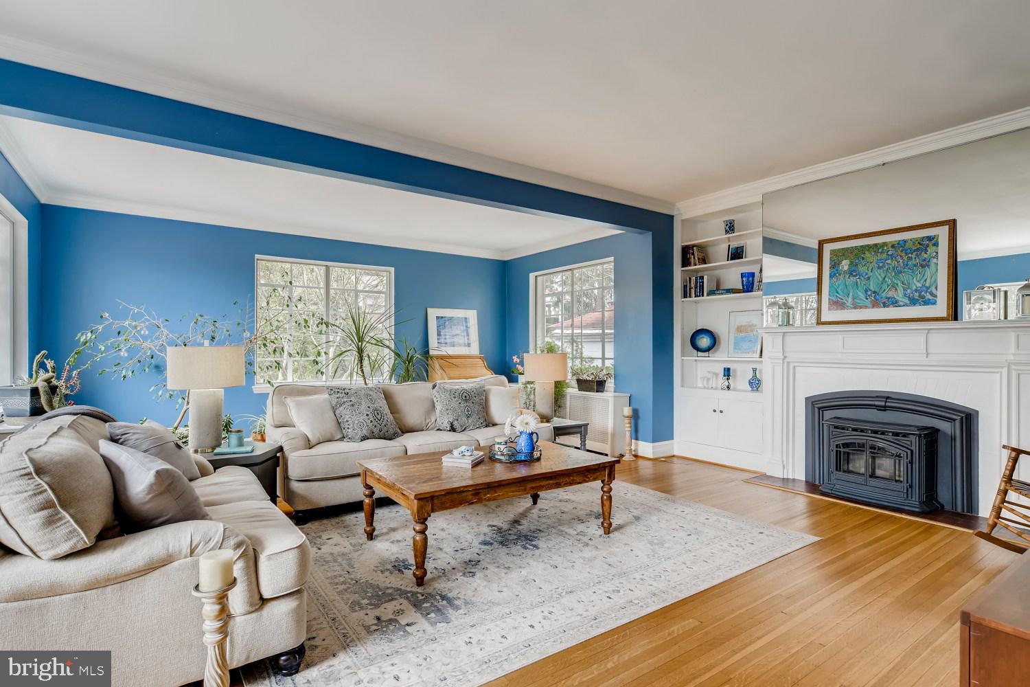 4904 Woodside Road Baltimore, MD 21229 - Photo 3 of 36