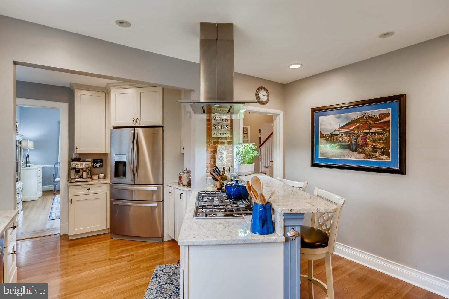 4904 Woodside Road Baltimore, MD 21229 - Photo 5 of 36