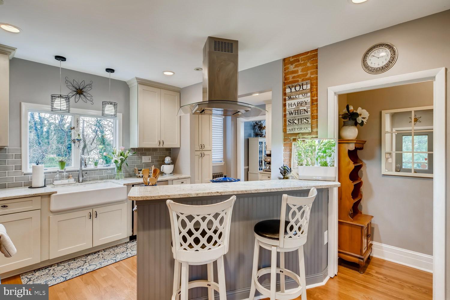 4904 Woodside Road Baltimore, MD 21229 - Photo 6 of 36