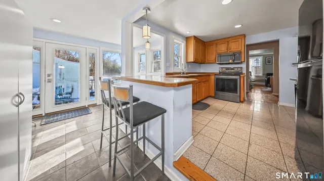 $360,000 | 790 Wintergreen Avenue, Hamden, CT 06514