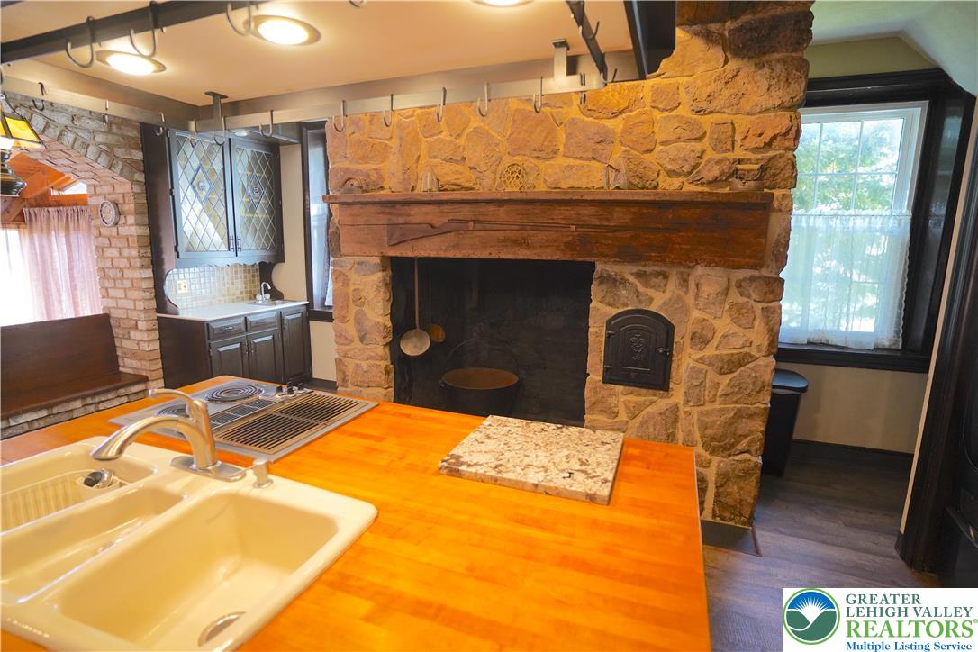 9020 Schantz Road Breinigsville, PA 18031 - Photo 10 of 26