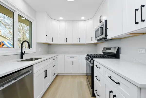 $3,150 | 7800 West Kingston Drive, Frankfort, IL 60423