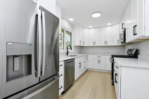 $3,150 | 7800 West Kingston Drive, Frankfort, IL 60423