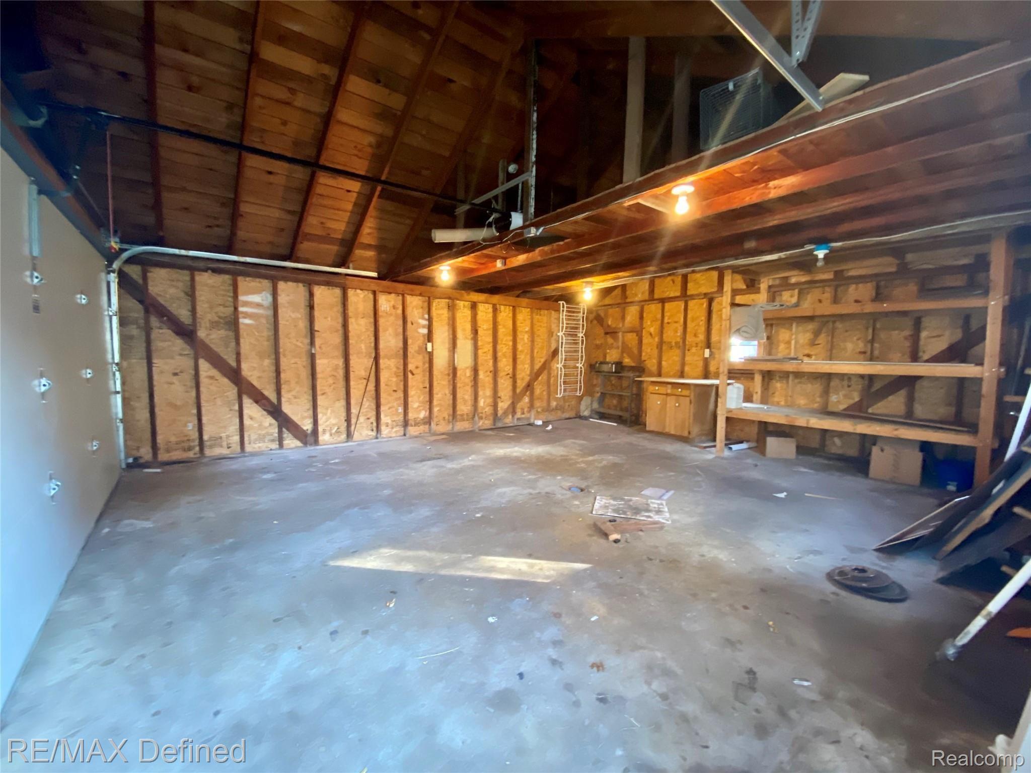 5045 Pheasant Road Waterford, MI 48327 - Photo 21 of 21 PHEASANT GARAGE INSIDE.jpg