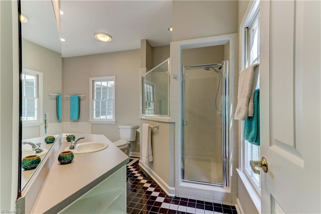 4201 Rockingham Road South Greensboro, NC 27407 - Photo 18 of 30 Full Bath