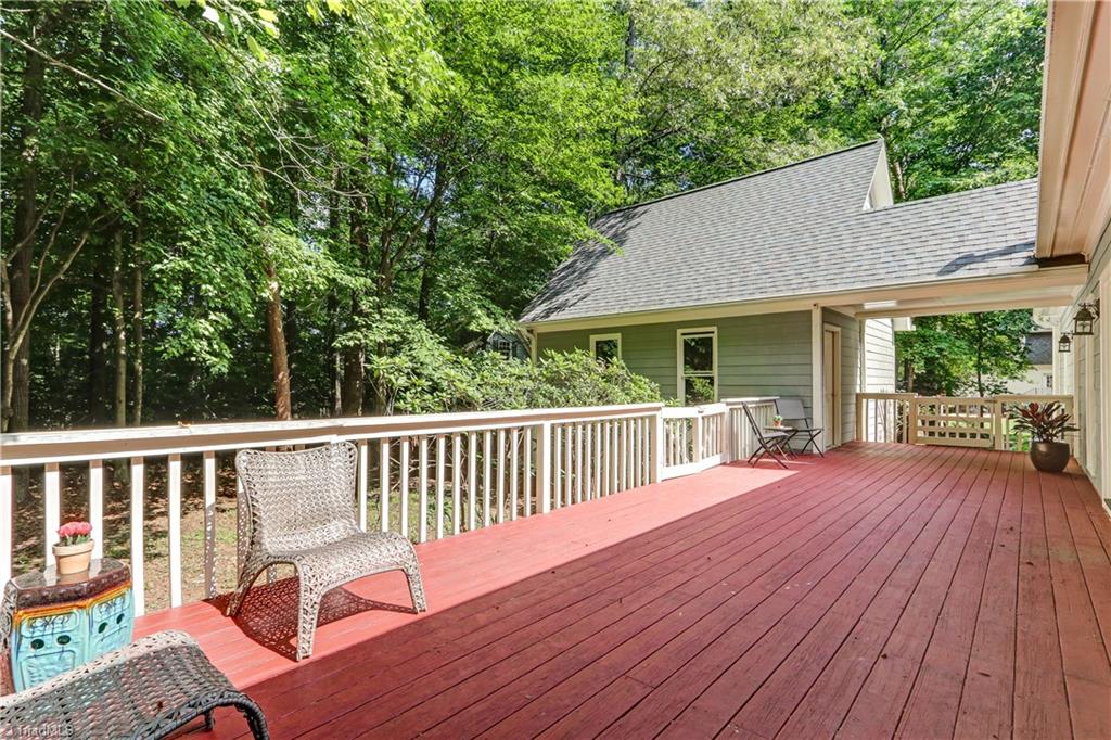 4201 Rockingham Road South Greensboro, NC 27407 - Photo 25 of 30 Deck