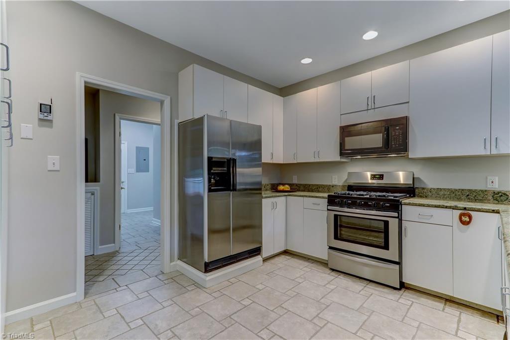 4201 Rockingham Road South Greensboro, NC 27407 - Photo 8 of 30 Kitchen