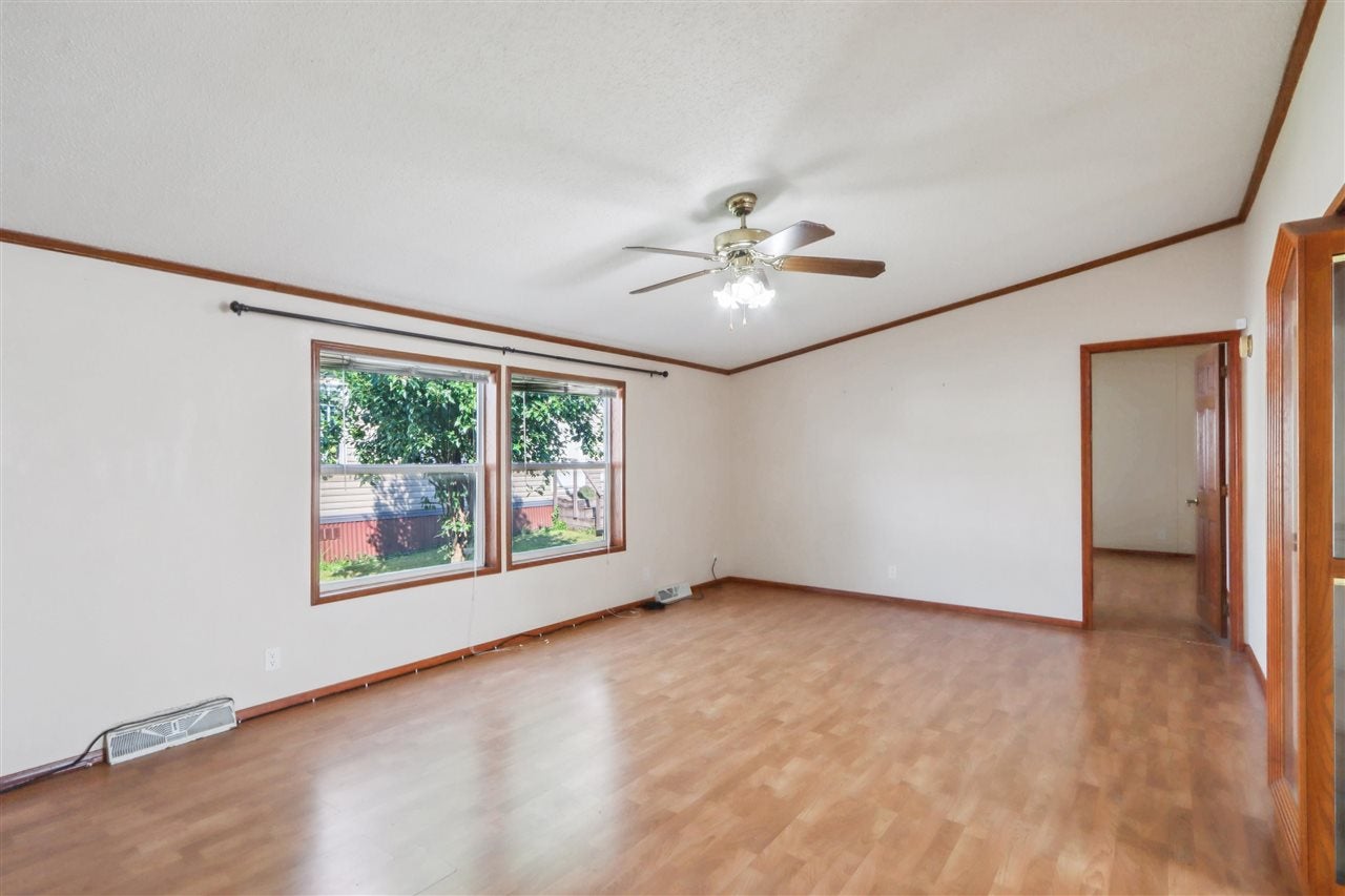 718 Bay Ridge Drive Iowa City, IA 52246 - Photo 4 of 23 Gallery Image 4