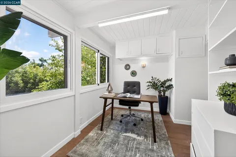 $1,898,000 | 100 El Toyonal, Orinda, CA 94563